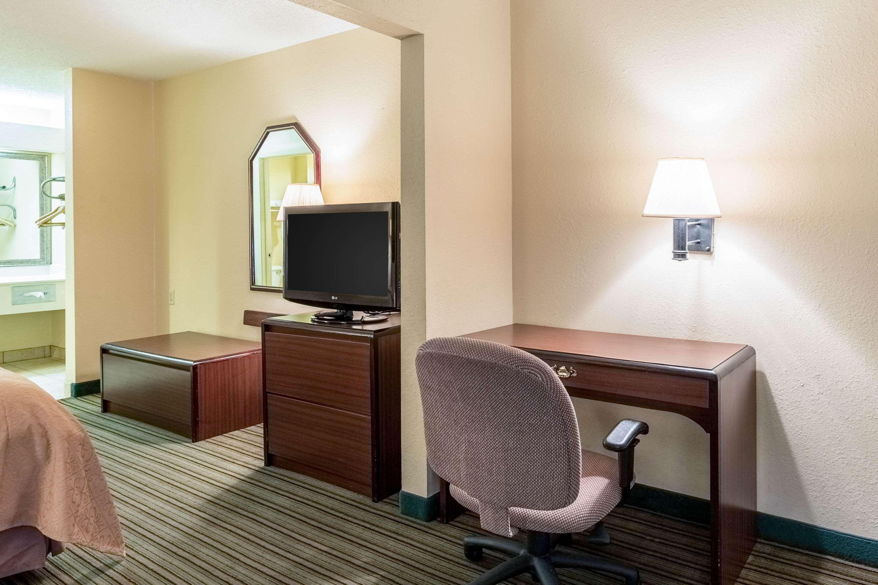 Quality Inn Alexandría