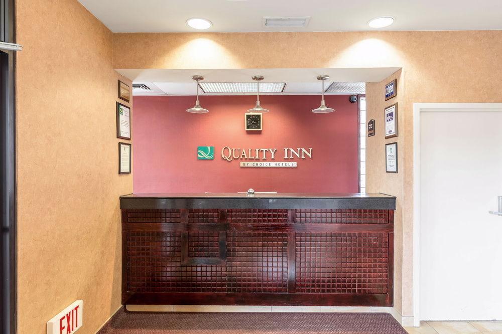 Quality Inn Alexandría
